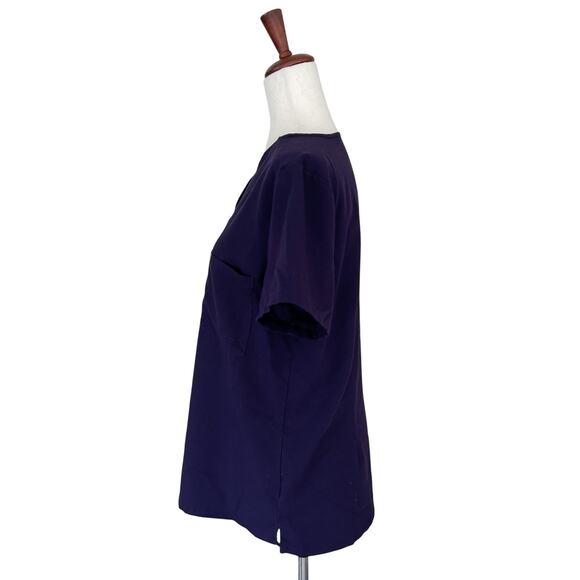 FIGS Women's Scrub Top Medium Purple Pockets Uniform Medical Short Sleeve (8) - Picture 7 of 10